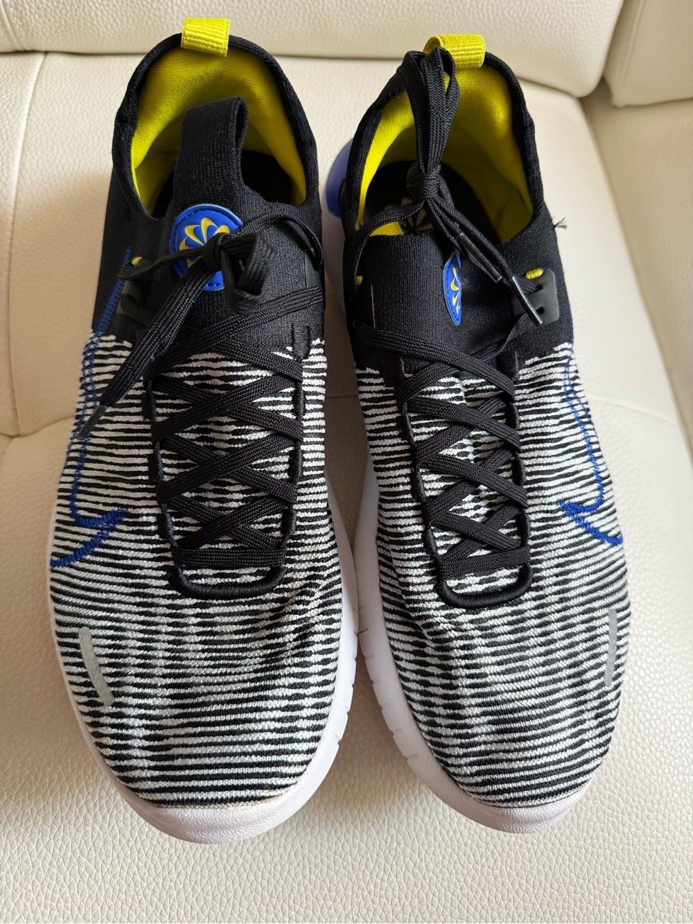 Nike Black & White Knit Sneakers Mens 10.5 Free Run Next Nature Blue Black White